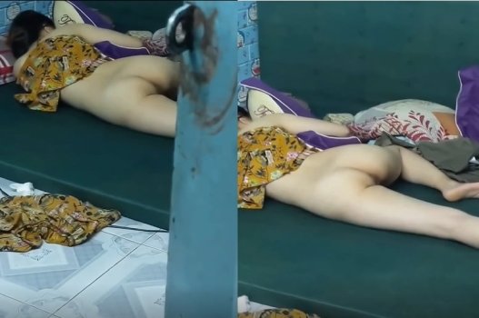 Секс клип молодой студент в мотеле, чтобы просмотреть старый урок