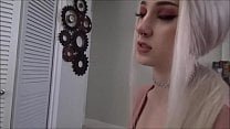 Skylar Vox танцует на ужасном члене