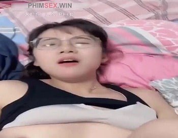 На плоской вечеринке Bui thi nhu Quynh 2k2 восстал